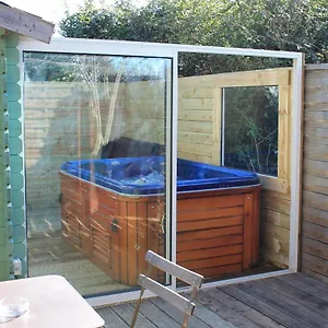  Séjour à la campagne Petit Chalet Climatisé Avec Jacuzzi Privé